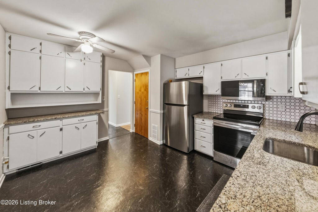 Photo of 3205 Mid Dale Ln, Louisville, KY 40220 (MLS # 1732528)