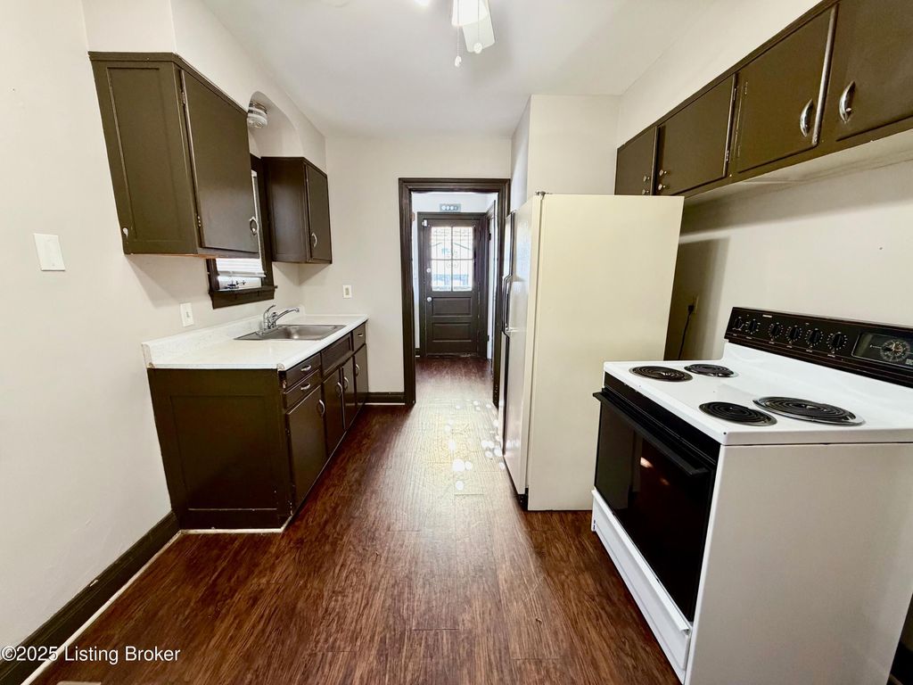 Photo of 1106 Oleanda Ave, Louisville, KY 40215 (MLS # 1705331)