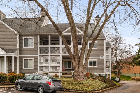 Photo of 2 Lake Ave, Louisville, KY 40206 (MLS # 1711652)