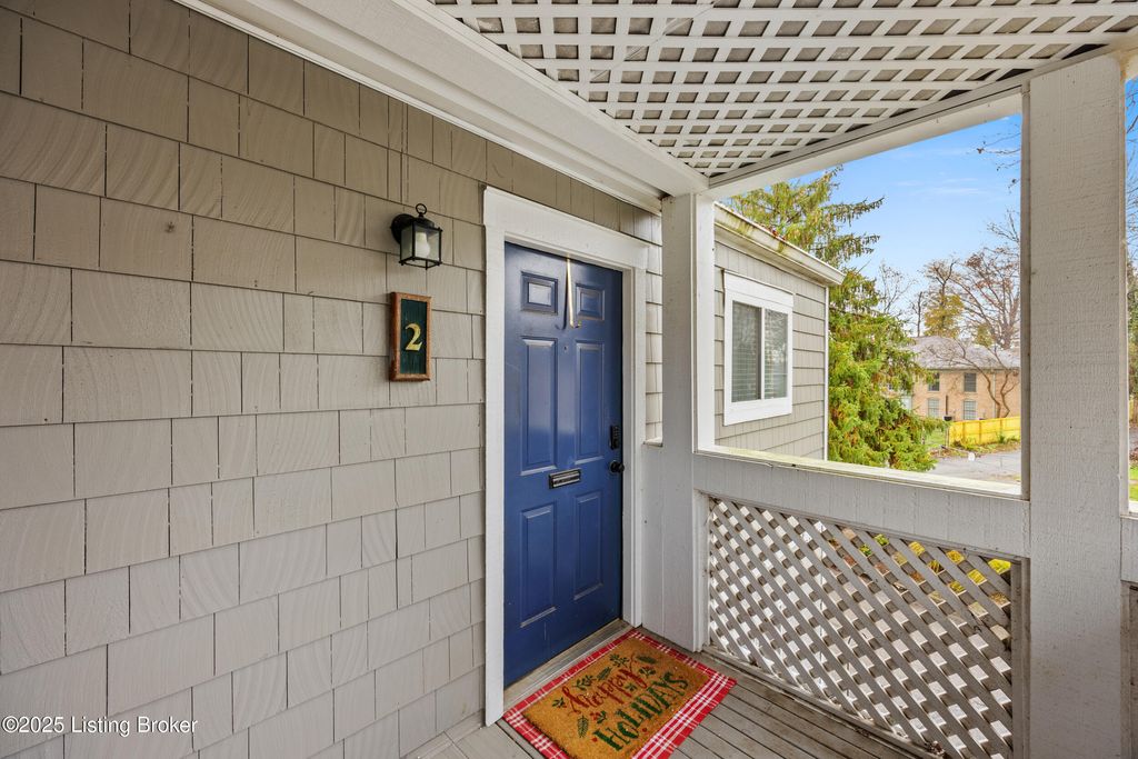 Photo of 2 Lake Ave, Louisville, KY 40206 (MLS # 1711652)