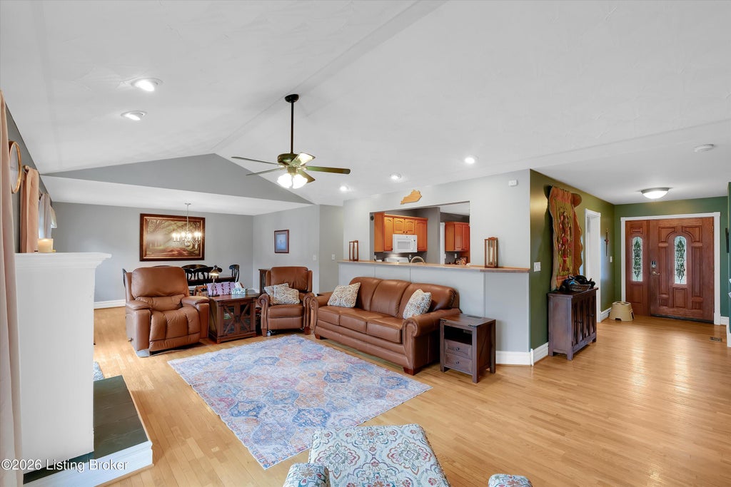 Photo of 2020 Sugarmaple Dr, La Grange, KY 40031 (MLS # 1719958)