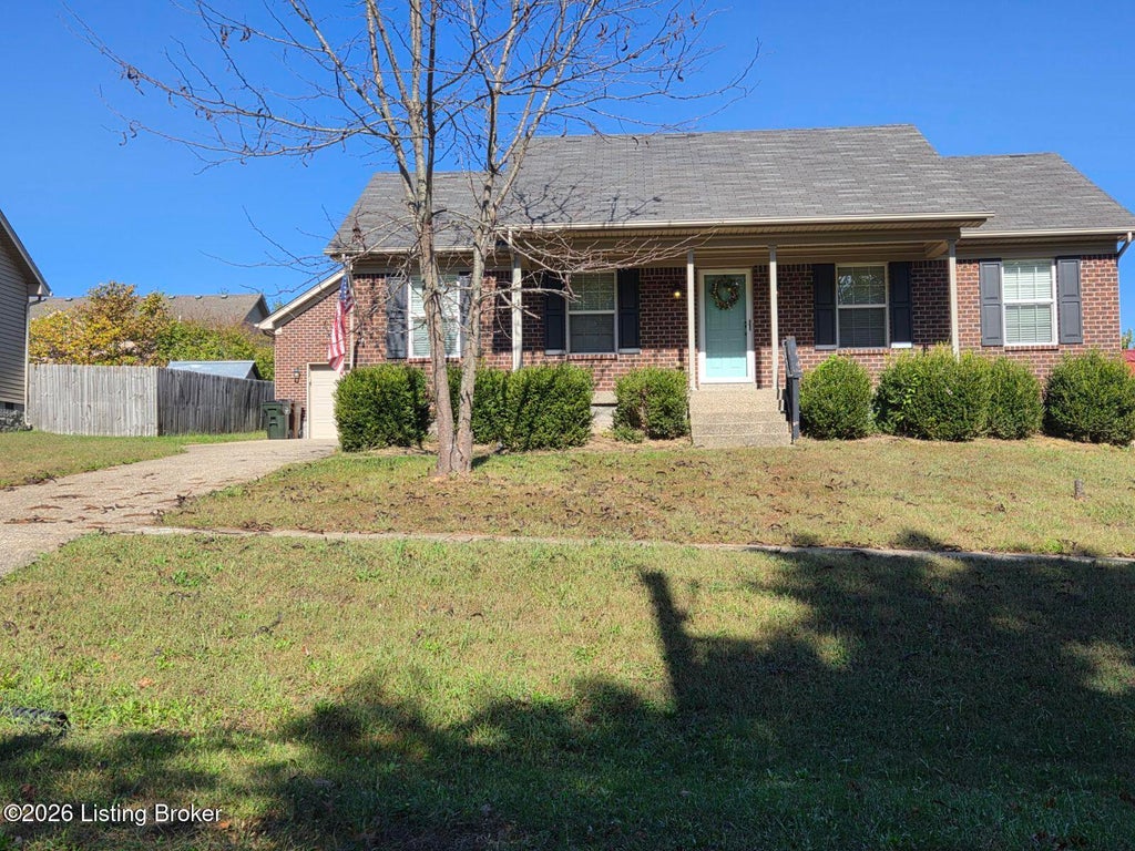 Photo of 406 Gentry Ln, Mt Washington, KY 40047 (MLS # 1732430)