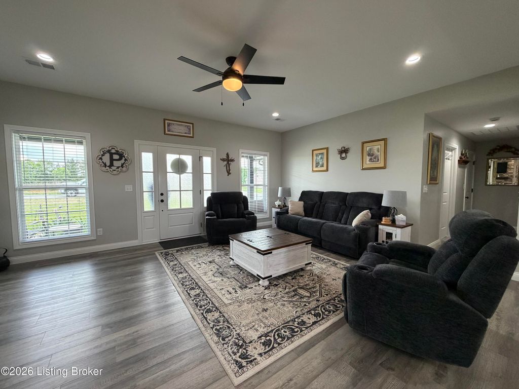 Photo of 127 Hidden Valley Dr, Bardstown, KY 40004 (MLS # 1716094)