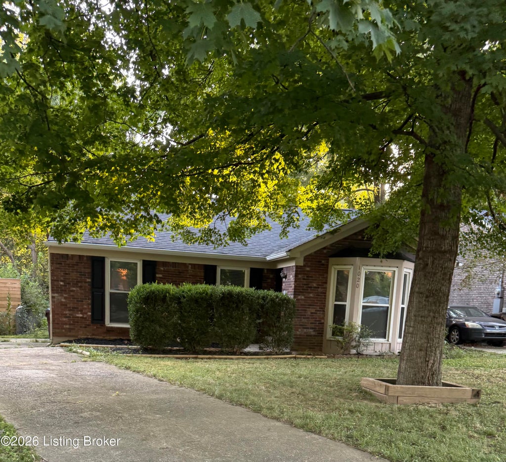 Photo of 1020 Fenley Ave, Louisville, KY 40222 (MLS # 1730442)