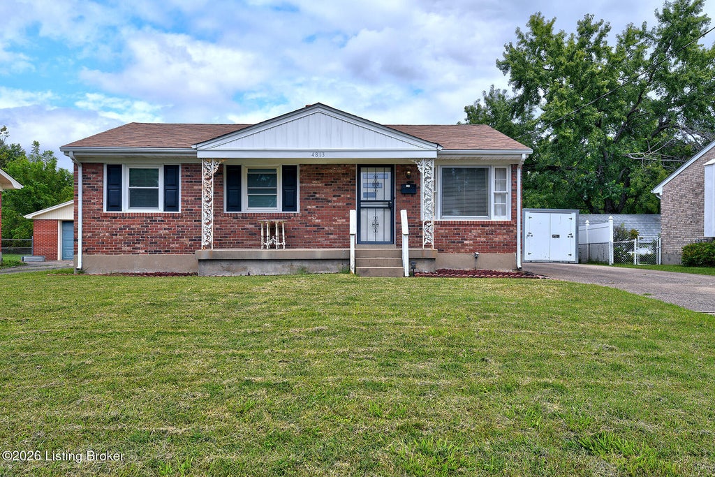 Photo of 4813 Glenna Way, Louisville, KY 40219 (MLS # 1726820)