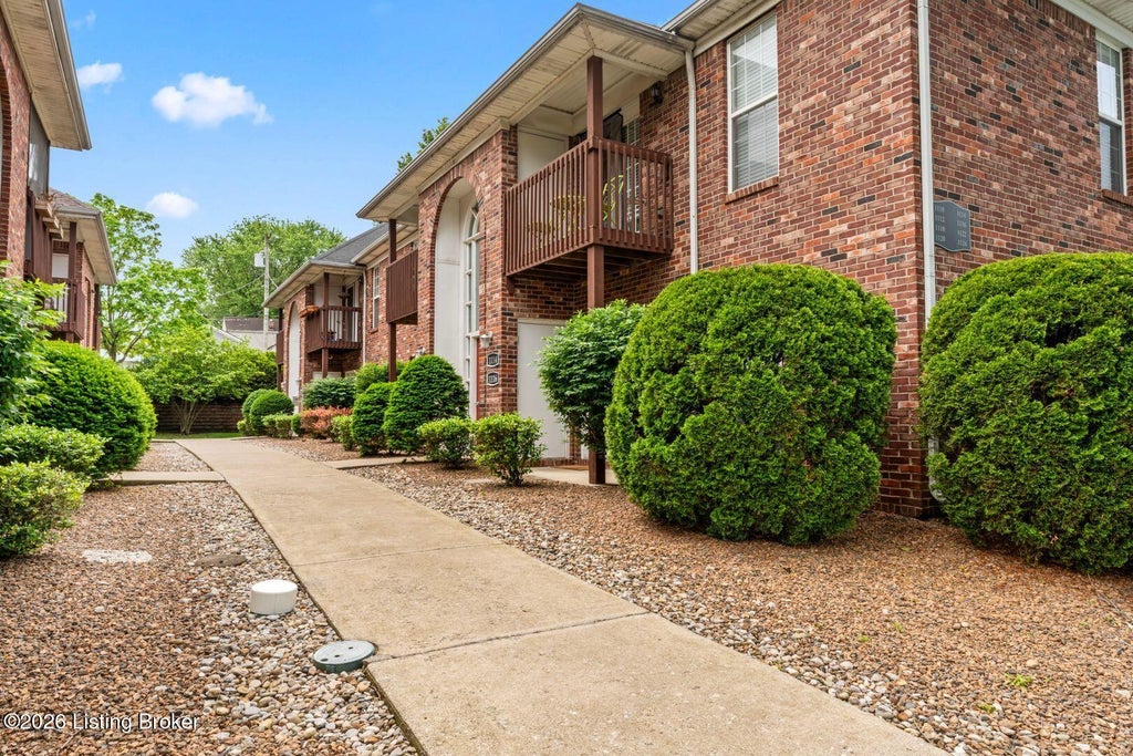 Photo of 1144 Neon Way, Louisville, KY 40204 (MLS # 1730197)