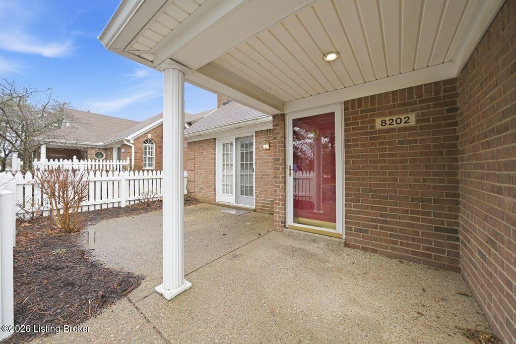 Photo of 8202 Fox Hall Pl, Lyndon, KY 40242 (MLS # 1707704)