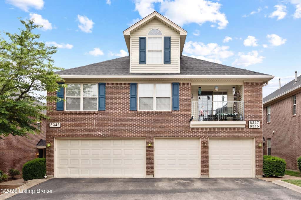 Photo of 8343 Grand Trevi Dr, Louisville, KY 40228 (MLS # 1721134)