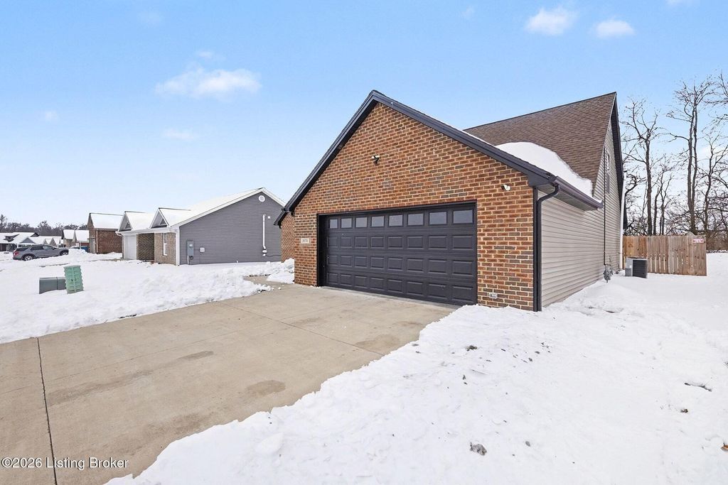 Photo of 3070 Barlows Brook Rd, Shelbyville, KY 40065 (MLS # 1708353)