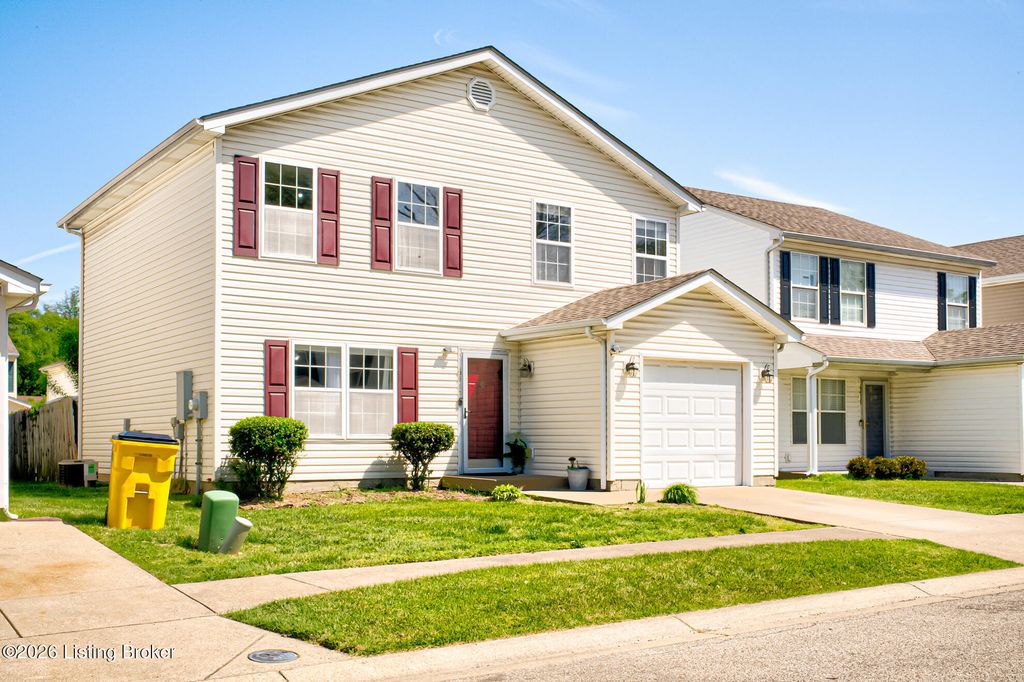 Photo of 6413 Cottagemeadow Dr, Louisville, KY 40218 (MLS # 1716006)