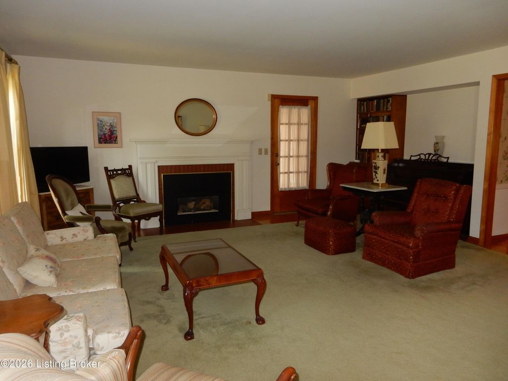 Photo of 283 Tollview Dr, Shepherdsville, KY 40165 (MLS # 1715562)