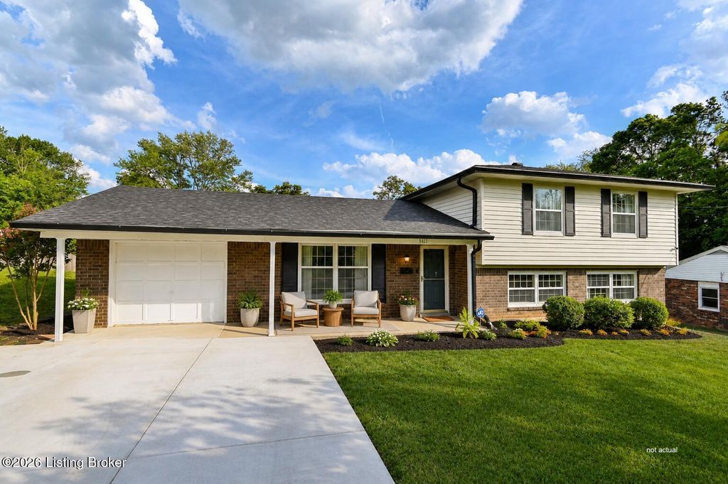 Photo of 8411 Saberdee Dr, Louisville, KY 40242 (MLS # 1716577)