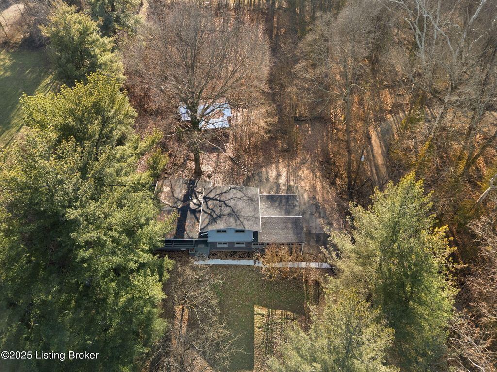 Photo of 5901 Stansbury Ln, Louisville, KY 40291 (MLS # 1705621)