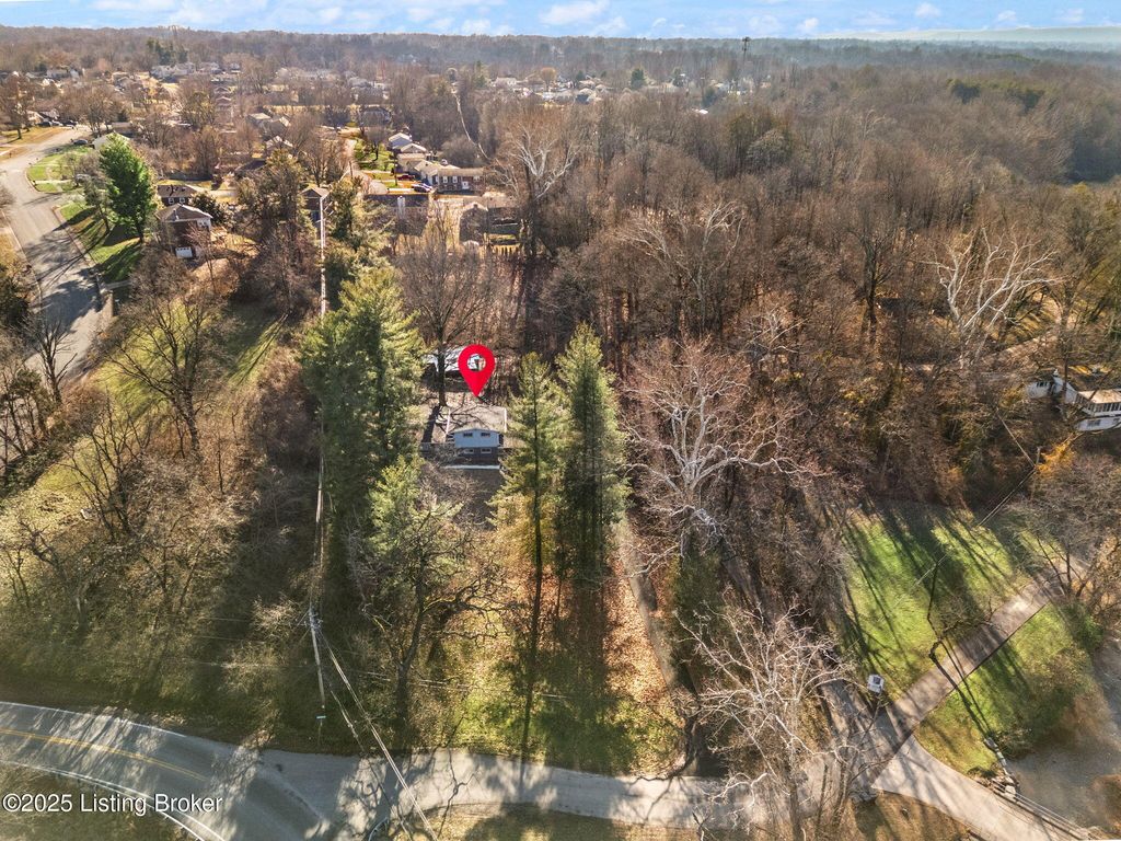 Photo of 5901 Stansbury Ln, Louisville, KY 40291 (MLS # 1705621)