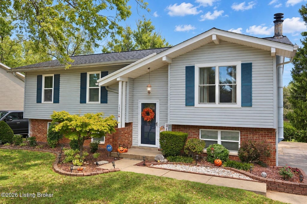 Photo of 1246 Gail Dr, Jeffersonville, IN 47130 (MLS # 1729573)