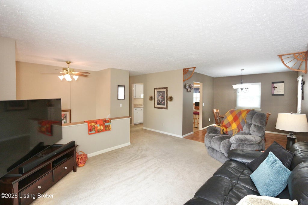 Photo of 1246 Gail Dr, Jeffersonville, IN 47130 (MLS # 1729573)