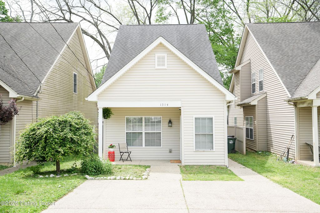 Photo of 1314 Etawah Ave, Lyndon, KY 40222 (MLS # 1715761)