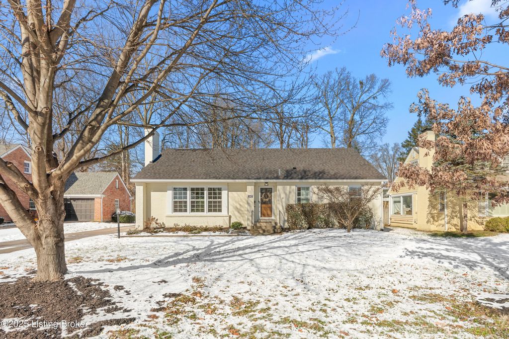Photo of 3917 Leland Rd, Louisville, KY 40207 (MLS # 1705423)
