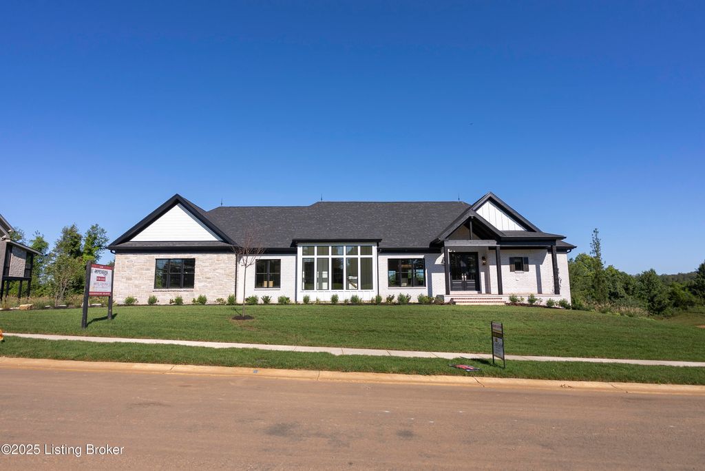 Photo of 2712 Adenmore Ct, Prospect, KY 40059 (MLS # 1686648)