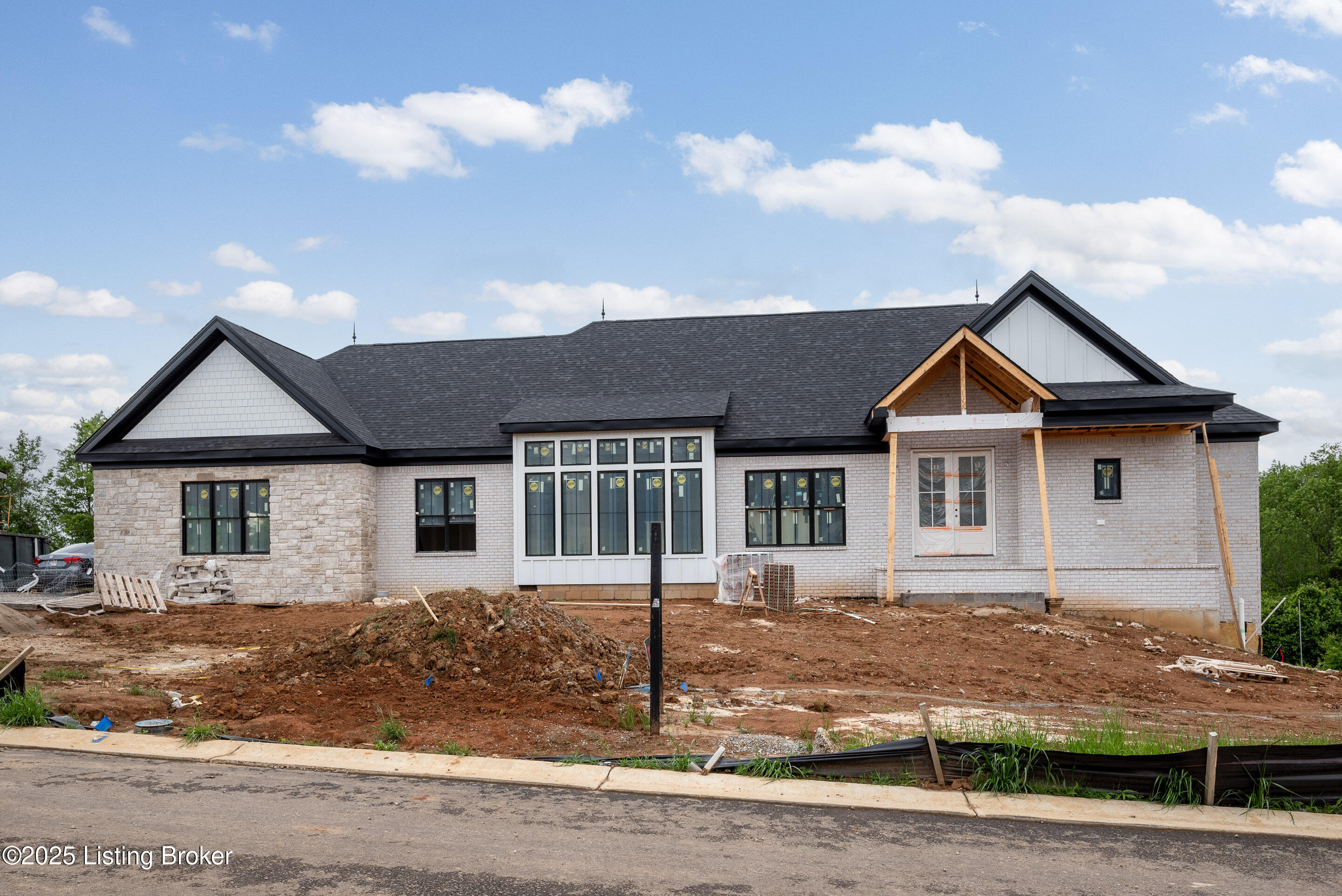 2712 Adenmore Ct, Prospect, Kentucky image 1