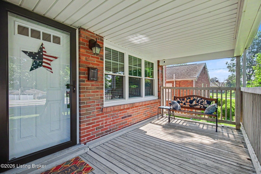 Photo of 963 Palatka Rd, Louisville, KY 40214 (MLS # 1731914)