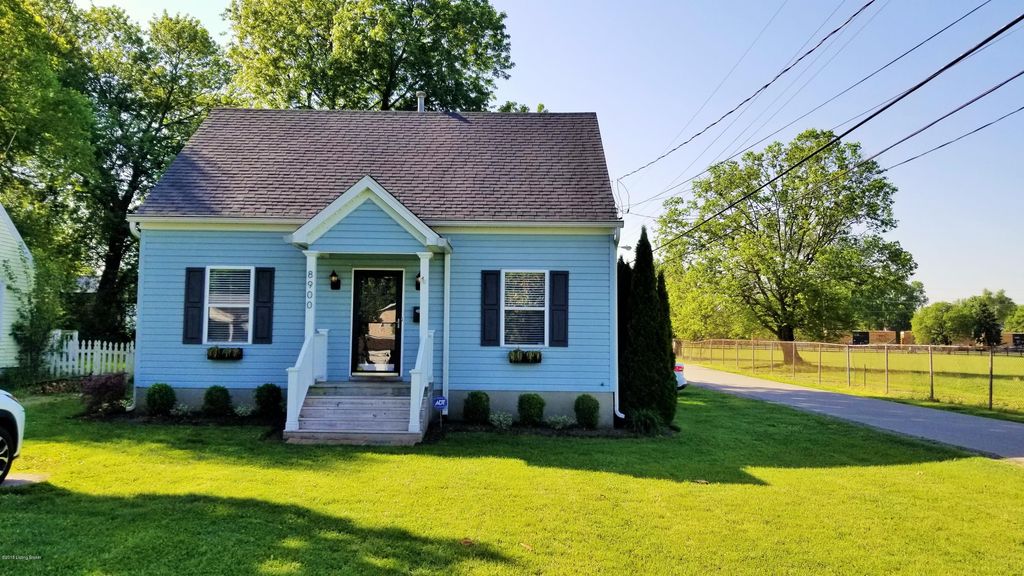 Photo of 8900 Prospect St, Louisville, KY 40242 (MLS # 1711634)