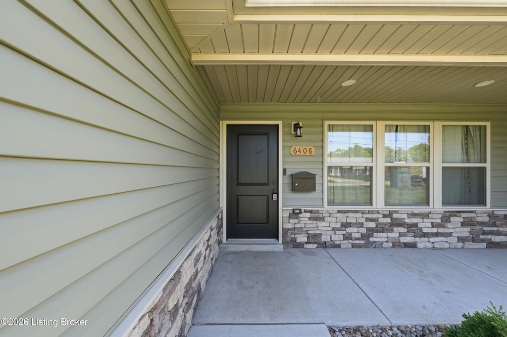 Photo of 6408 Venango Dr, Louisville, KY 40258 (MLS # 1717221)