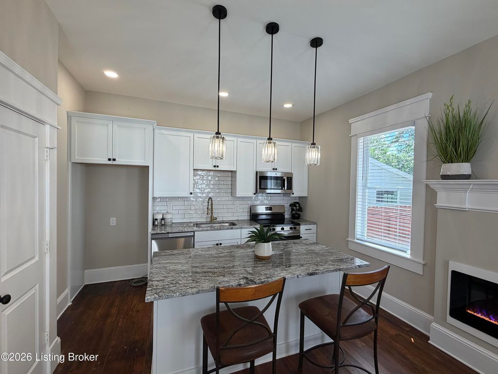 Photo of 2204 S Shelby St, Louisville, KY 40217 (MLS # 1721874)