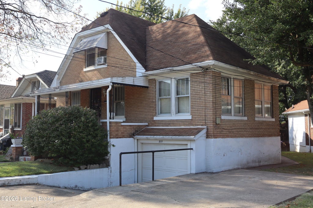 Photo of 801 Brookline Ave, Louisville, KY 40215 (MLS # 1729233)