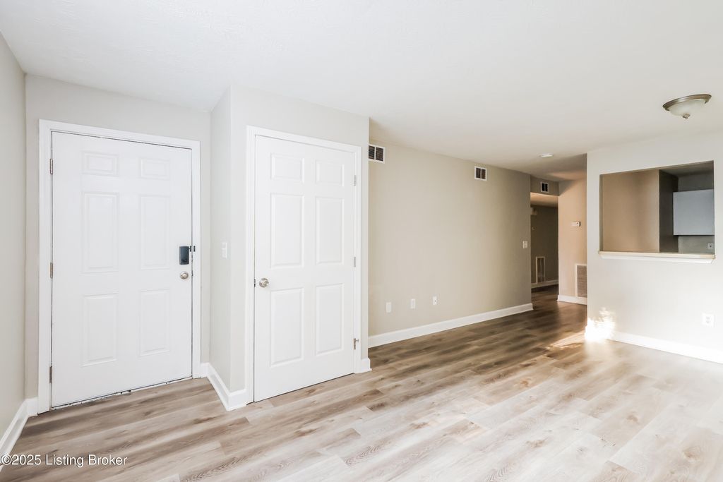 Photo of 1339 S 28th St #2, Louisville, KY 40211 (MLS # 1705785)