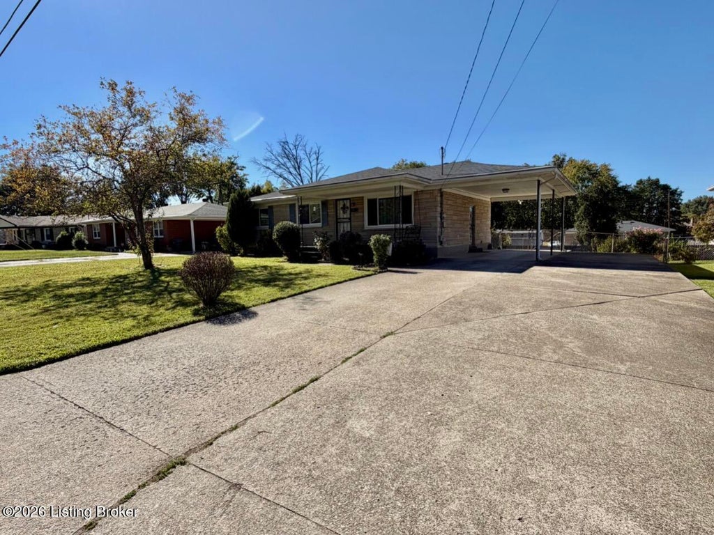 Photo of 5604 Sterling Dr, Louisville, KY 40216 (MLS # 1731184)
