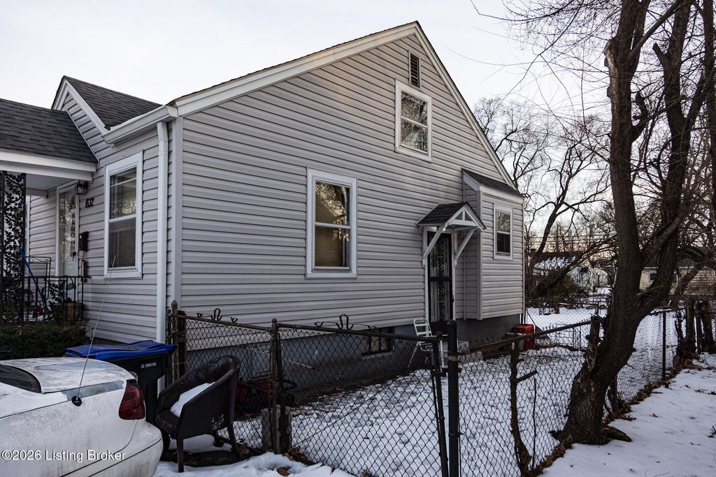 Photo of 1632 Algonquin Pkwy, Louisville, KY 40210 (MLS # 1708905)