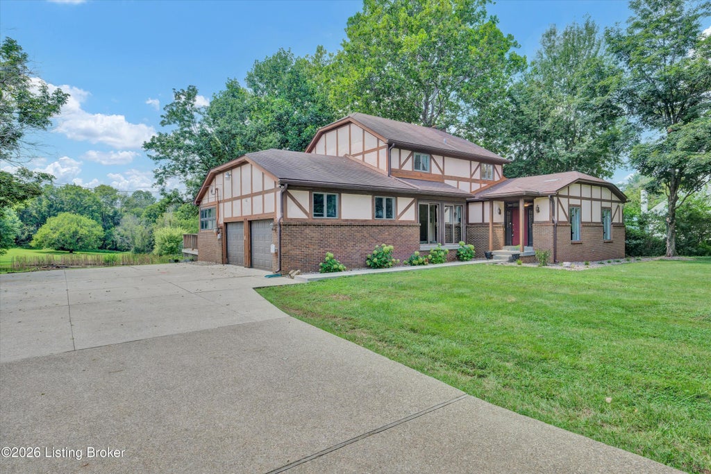 Photo of 3822 Carriage Hill Dr, Crestwood, KY 40014 (MLS # 1723072)