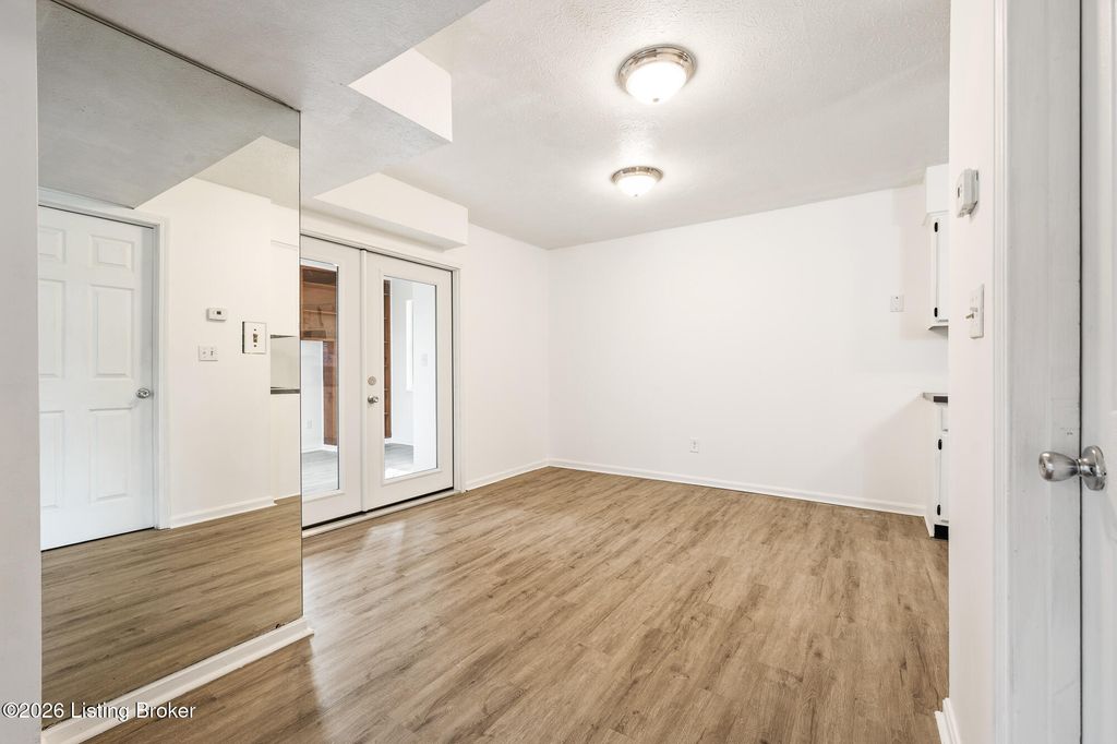 Photo of 2905 Fordhaven Rd, Louisville, KY 40214 (MLS # 1714655)