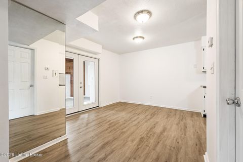 Photo of 2905 Fordhaven Rd, Louisville, KY 40214 (MLS # 1714655)