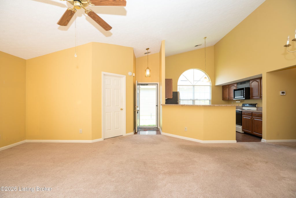 Photo of 9103 Hampton Ridge Ct, Louisville, KY 40220 (MLS # 1719925)