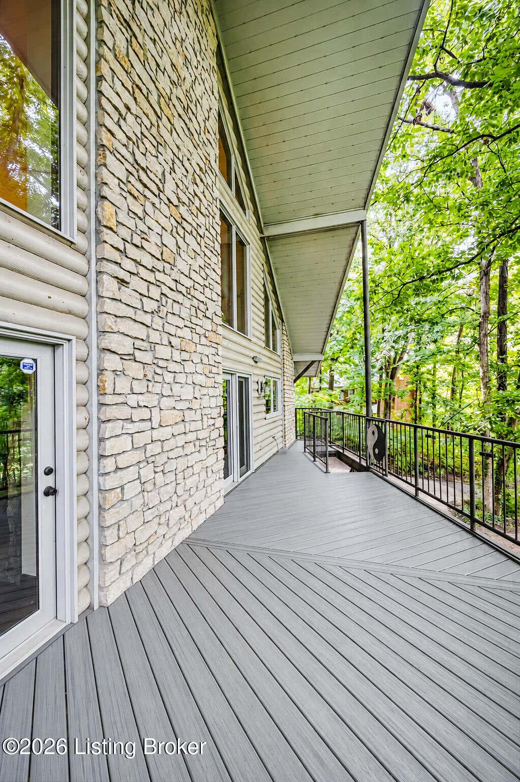 Photo of 1909 Charbdin Pl, Louisville, KY 40207 (MLS # 1726649)