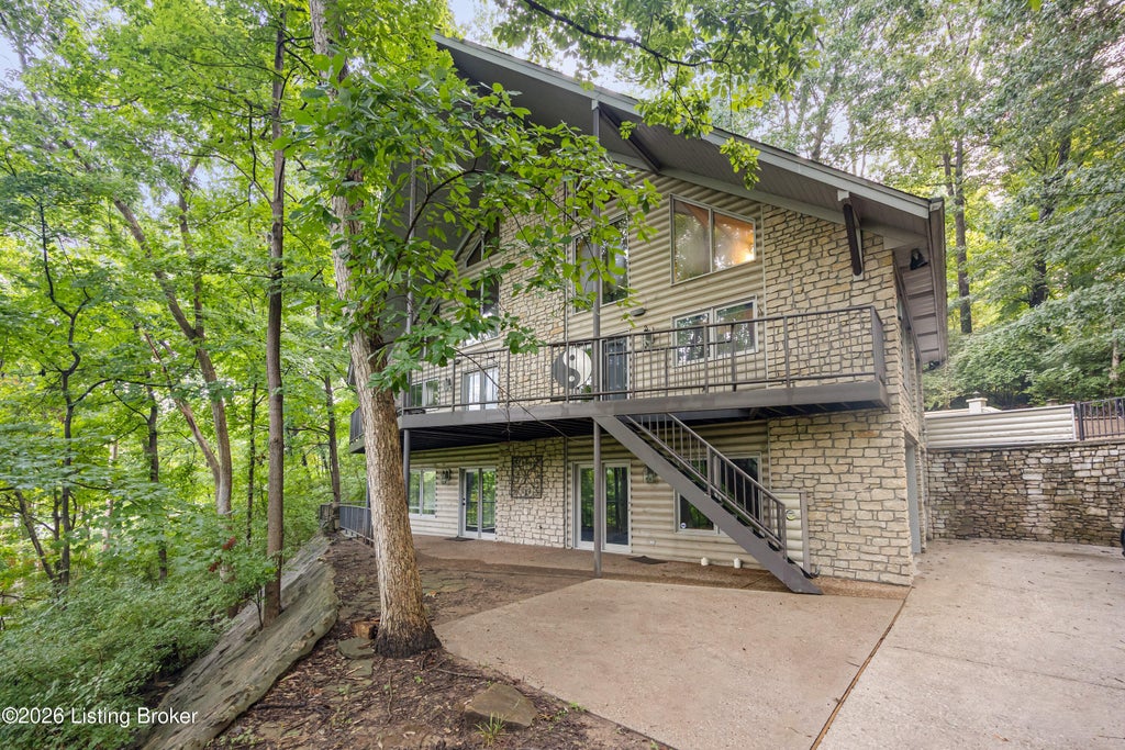 Photo of 1909 Charbdin Pl, Louisville, KY 40207 (MLS # 1726649)
