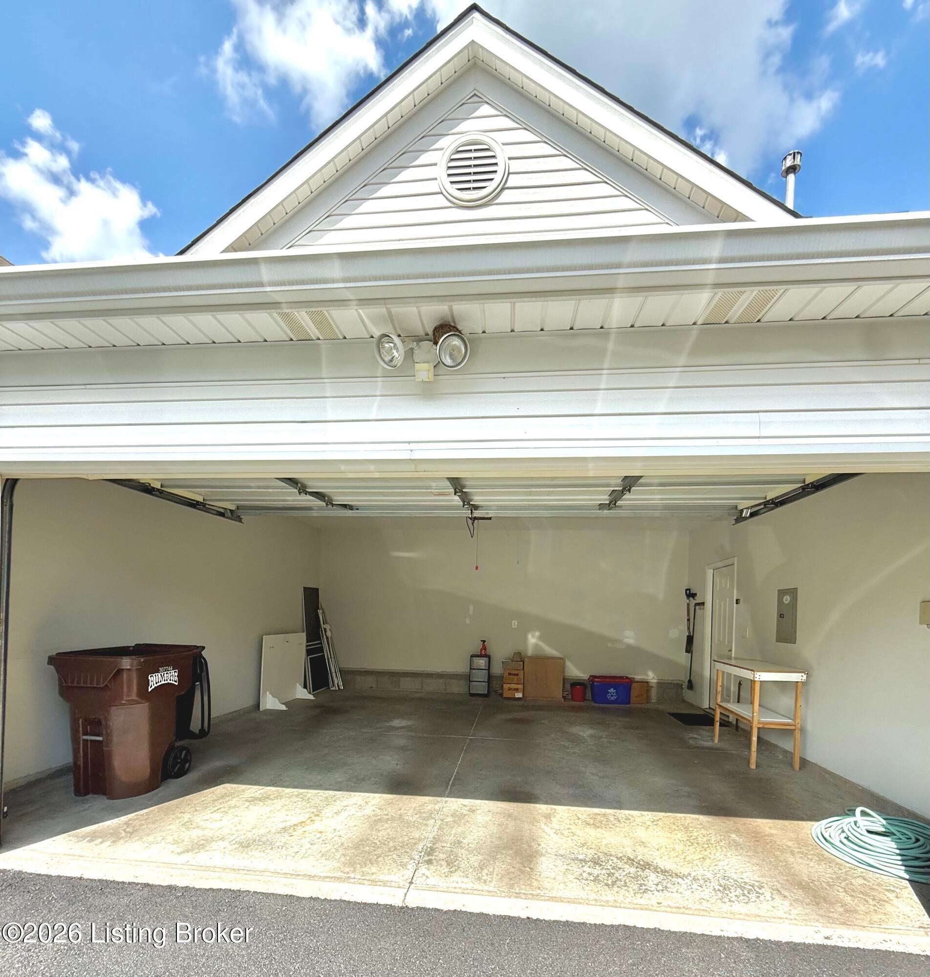 907 Spring Glen Way