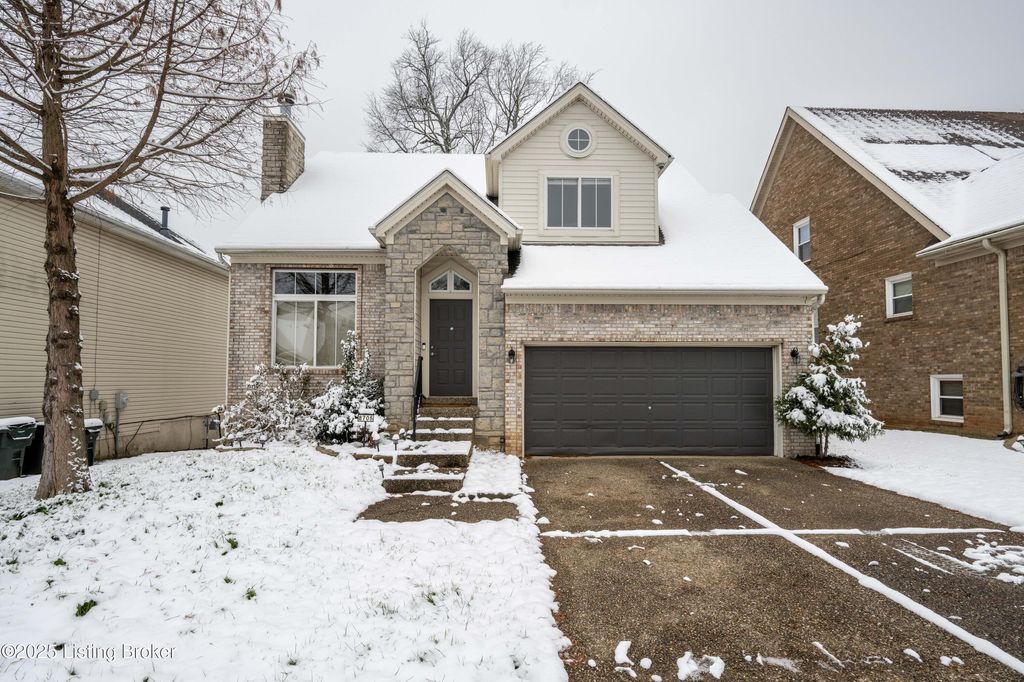 Photo of 8705 Chelmer Ln, Louisville, KY 40220 (MLS # 1706658)