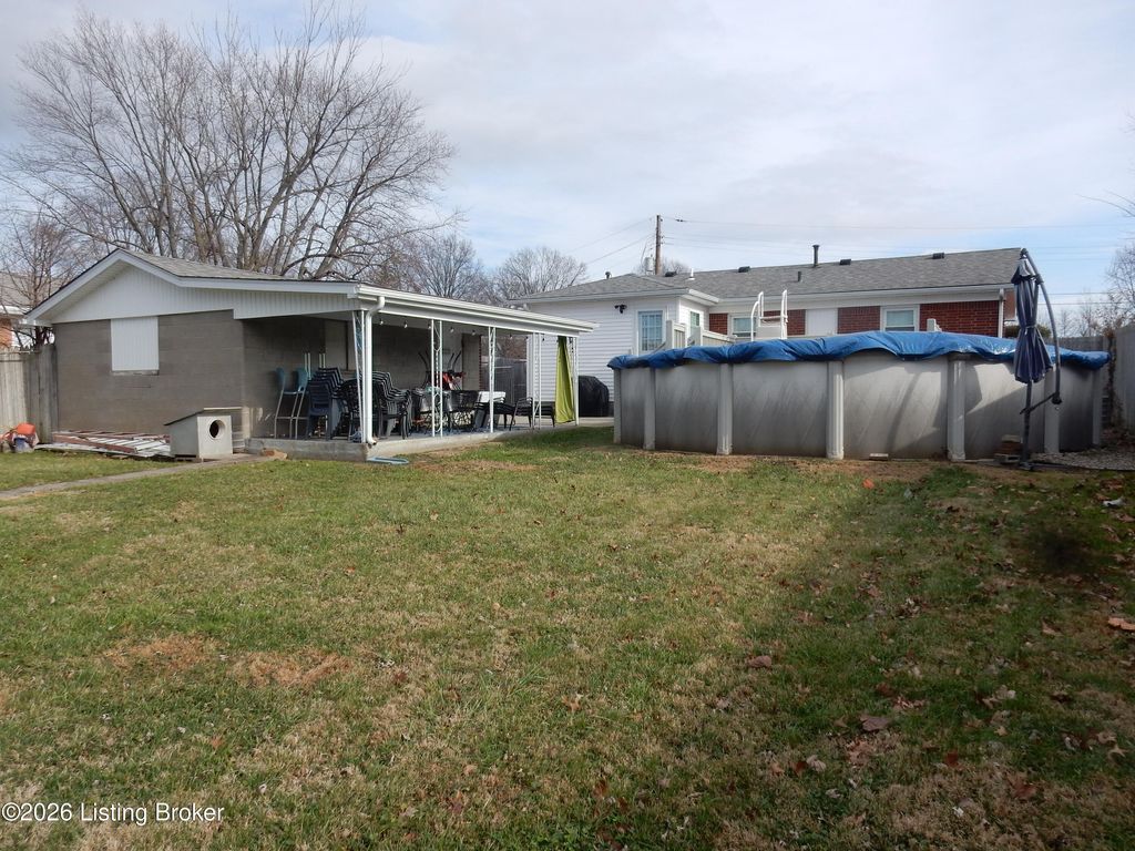 Photo of 8202 Westray Ln, Louisville, KY 40219 (MLS # 1706727)
