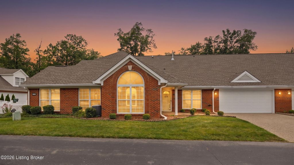 Photo of 10450 Monticello Forest Cir, Jeffersontown, KY 40299 (MLS # 1722994)