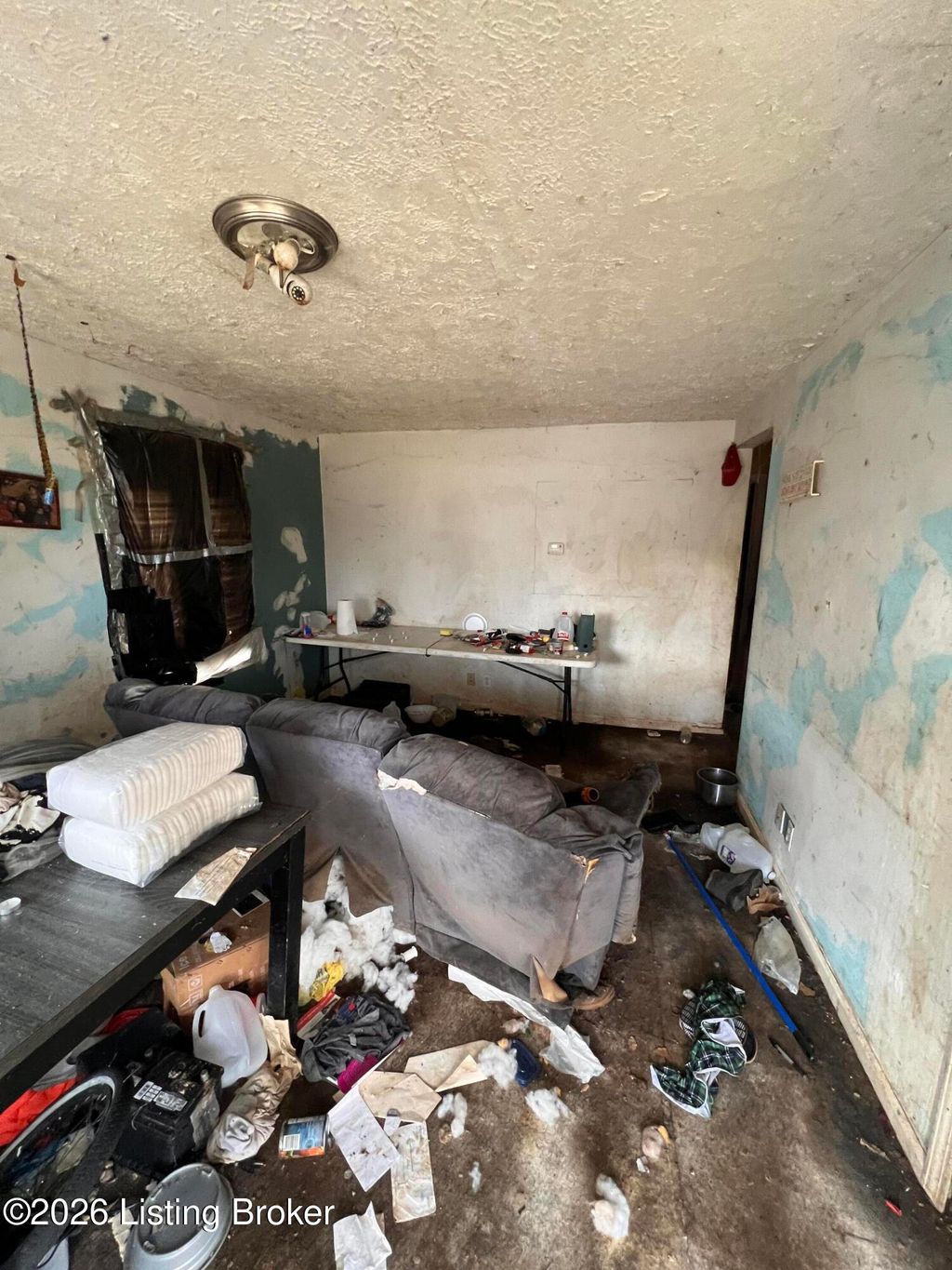 Photo of 2315 Briargate Ave, Louisville, KY 40216 (MLS # 1711858)