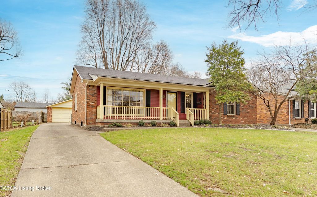 Photo of 3307 Eastside Dr, Louisville, KY 40220 (MLS # 1710972)