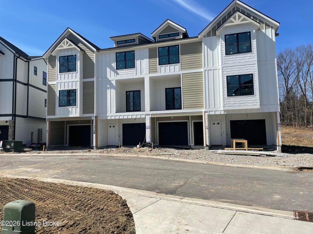 Photo of 7304 Park Vue Dr, Crestwood, KY 40014 (MLS # 1732613)