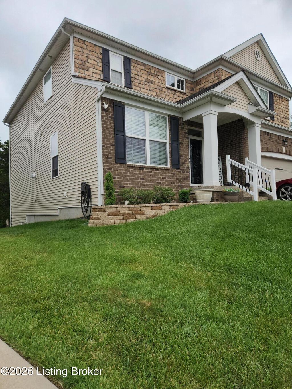 Photo of 9105 Blue Boulder Ct, Louisville, KY 40291 (MLS # 1718376)