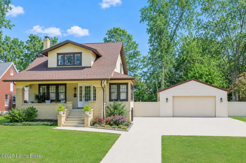 Photo of 1424 Cardinal Dr, Louisville, KY 40213 (MLS # 1729268)