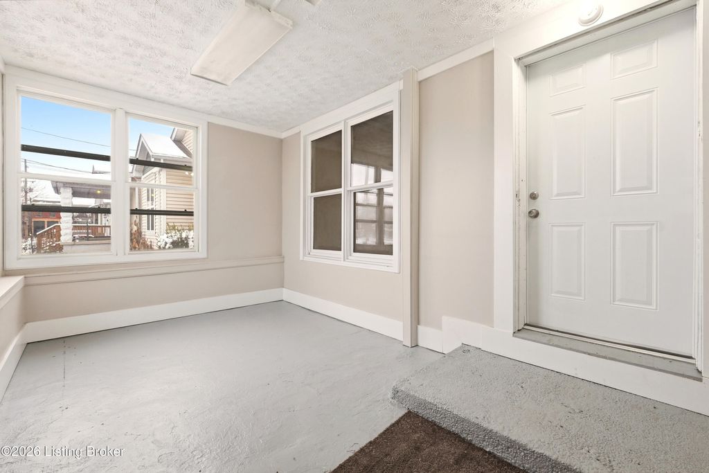 Photo of 818 S Hancock St, Louisville, KY 40203 (MLS # 1708666)