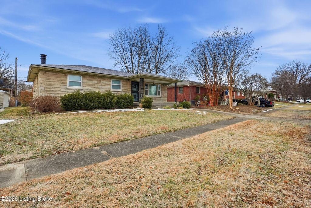 Photo of 1112 Franelm Rd, Louisville, KY 40214 (MLS # 1709138)