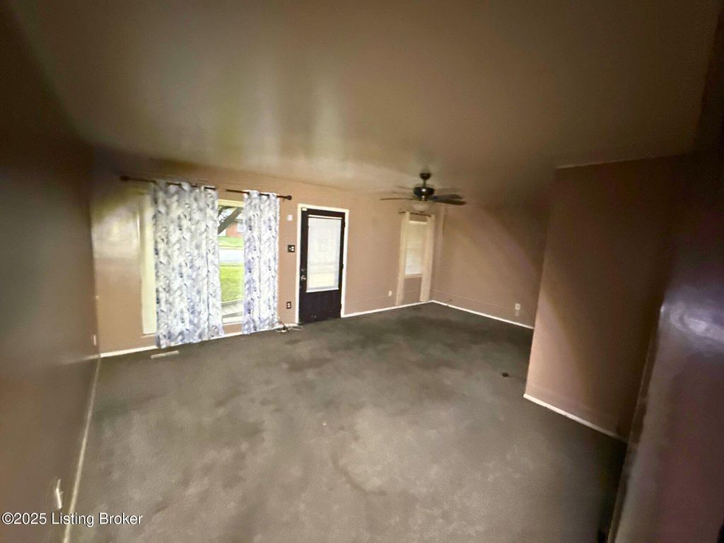 Photo of 1716 Marlowe Dr, Clarksville, IN 47129 (MLS # 1703852)